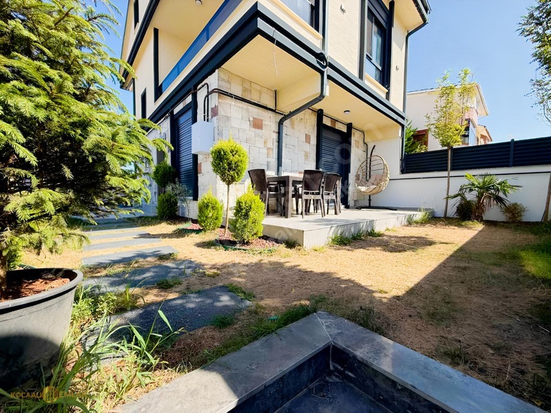 Tam Müstakilbahçeli Havuzlu Y Isıtmalı Ultra Lüks 4+1 Villa!! — fotoğraf 2