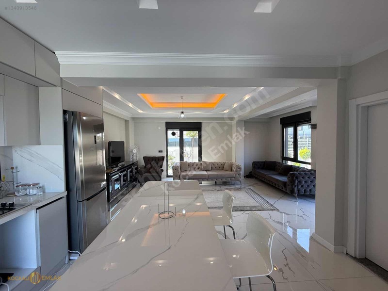 Tam Müstakilbahçeli Havuzlu Y Isıtmalı Ultra Lüks 4+1 Villa!! — fotoğraf 12