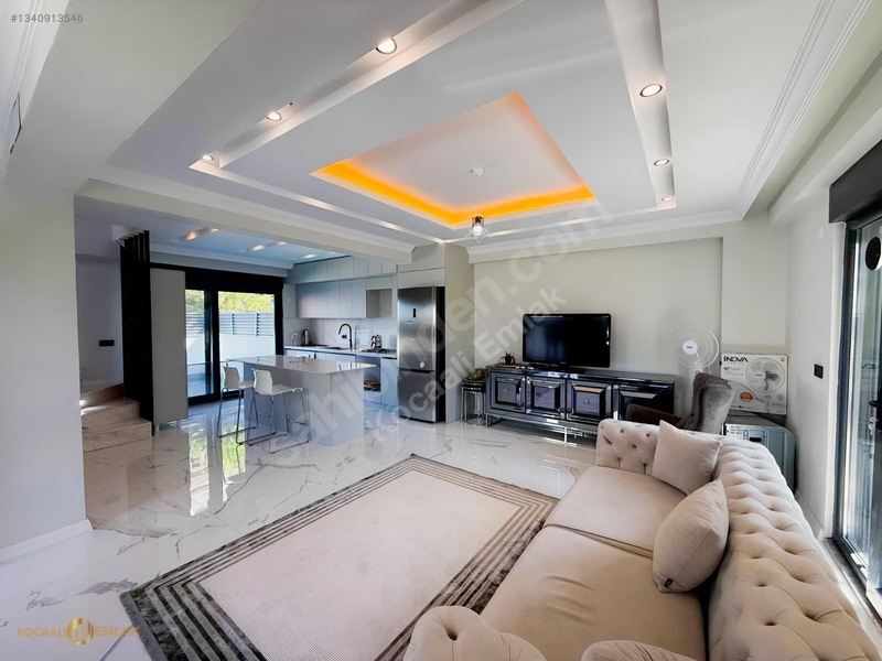 Tam Müstakilbahçeli Havuzlu Y Isıtmalı Ultra Lüks 4+1 Villa!! — fotoğraf 18