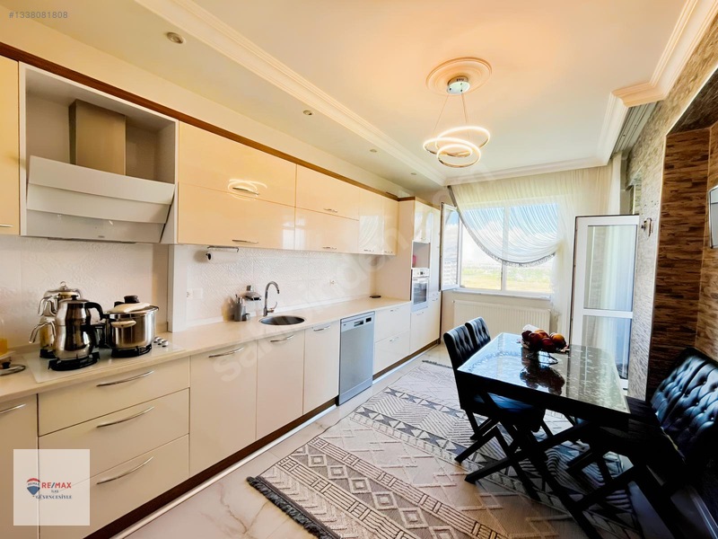 Remax İlke'den Şükrüpaşa'da 3+1 Satılık Full Yapılı Daire