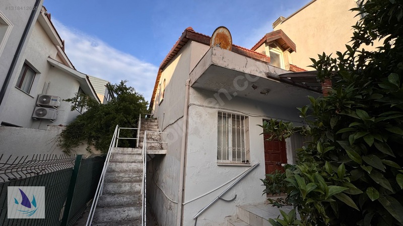 Urla'da Çamlıçay Denize Yakın İçinde Evi De Olan Arsa Satılık — fotoğraf 6