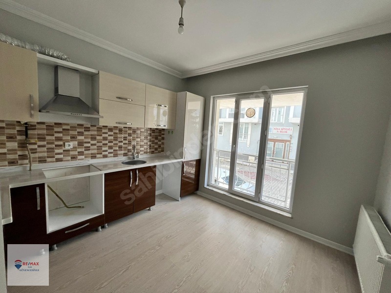 Remax İlke'den Şükrüpaşa'da 3+1 Satılık Daire — fotoğraf 3