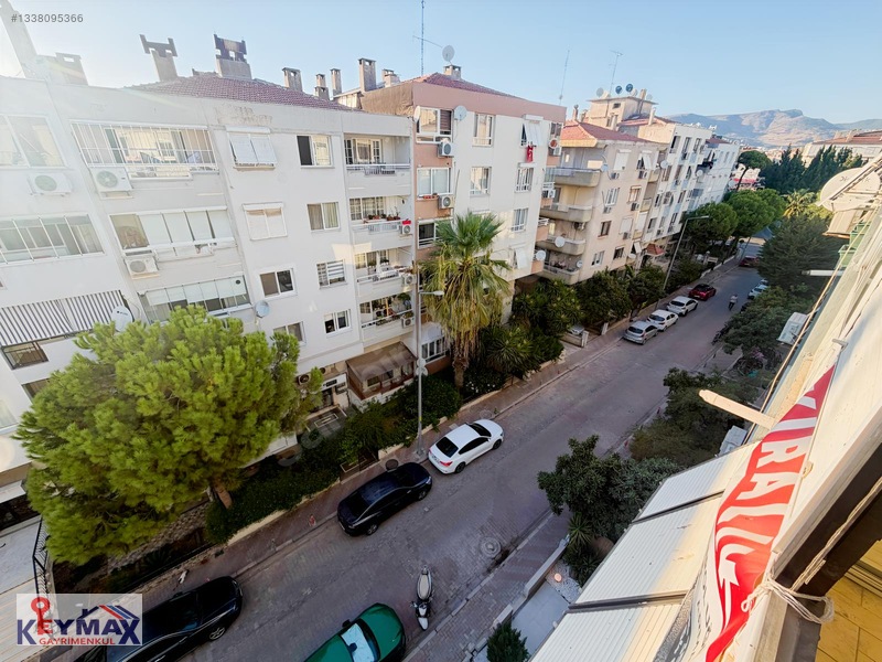 Karşıyaka Bostanlıda Merkezi Konumlu Kiralık 3+1 Klasik Daire — fotoğraf 6