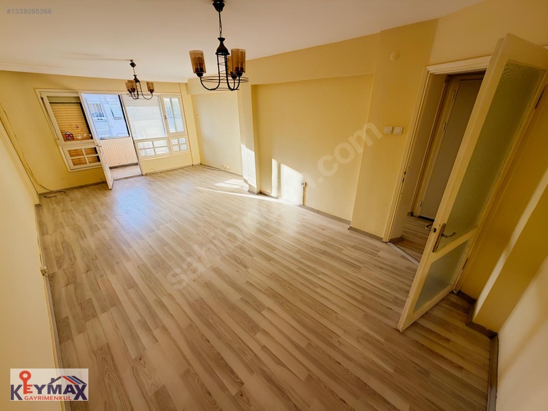Karşıyaka Bostanlıda Merkezi Konumlu Kiralık 3+1 Klasik Daire — fotoğraf 9