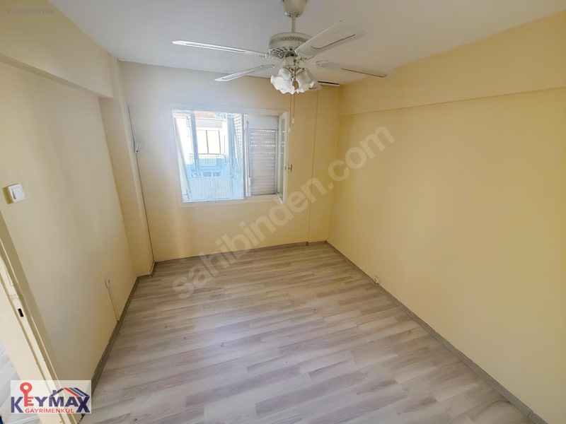 Karşıyaka Bostanlıda Merkezi Konumlu Kiralık 3+1 Klasik Daire — fotoğraf 14