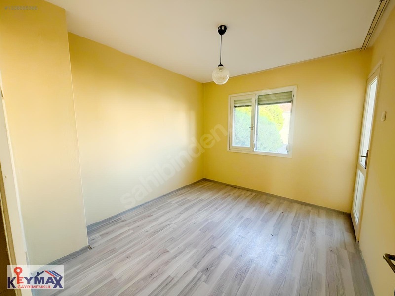 Karşıyaka Bostanlıda Merkezi Konumlu Kiralık 3+1 Klasik Daire — fotoğraf 17