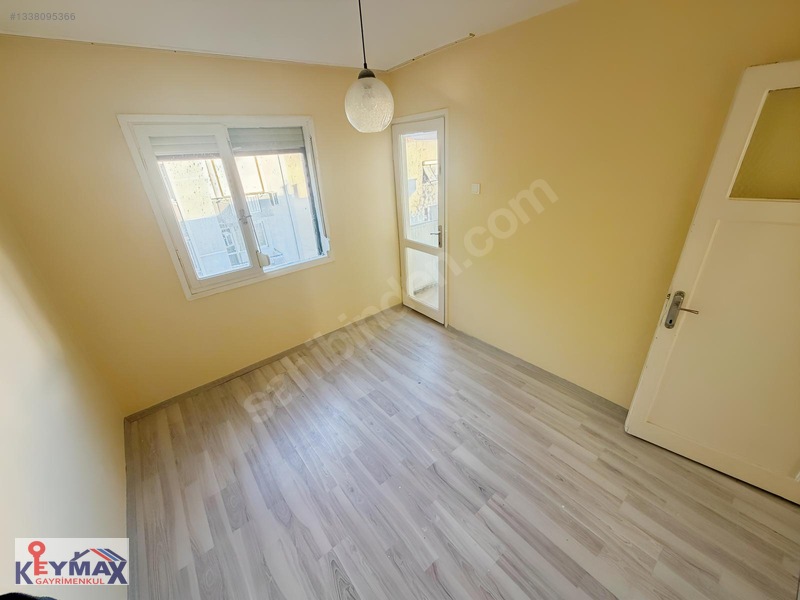 Karşıyaka Bostanlıda Merkezi Konumlu Kiralık 3+1 Klasik Daire — fotoğraf 18