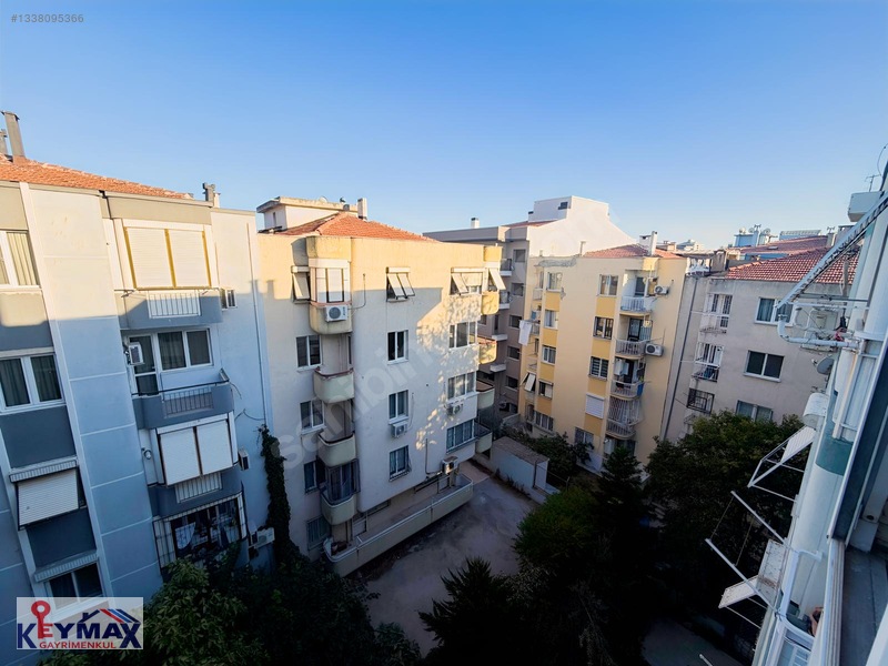 Karşıyaka Bostanlıda Merkezi Konumlu Kiralık 3+1 Klasik Daire — fotoğraf 20