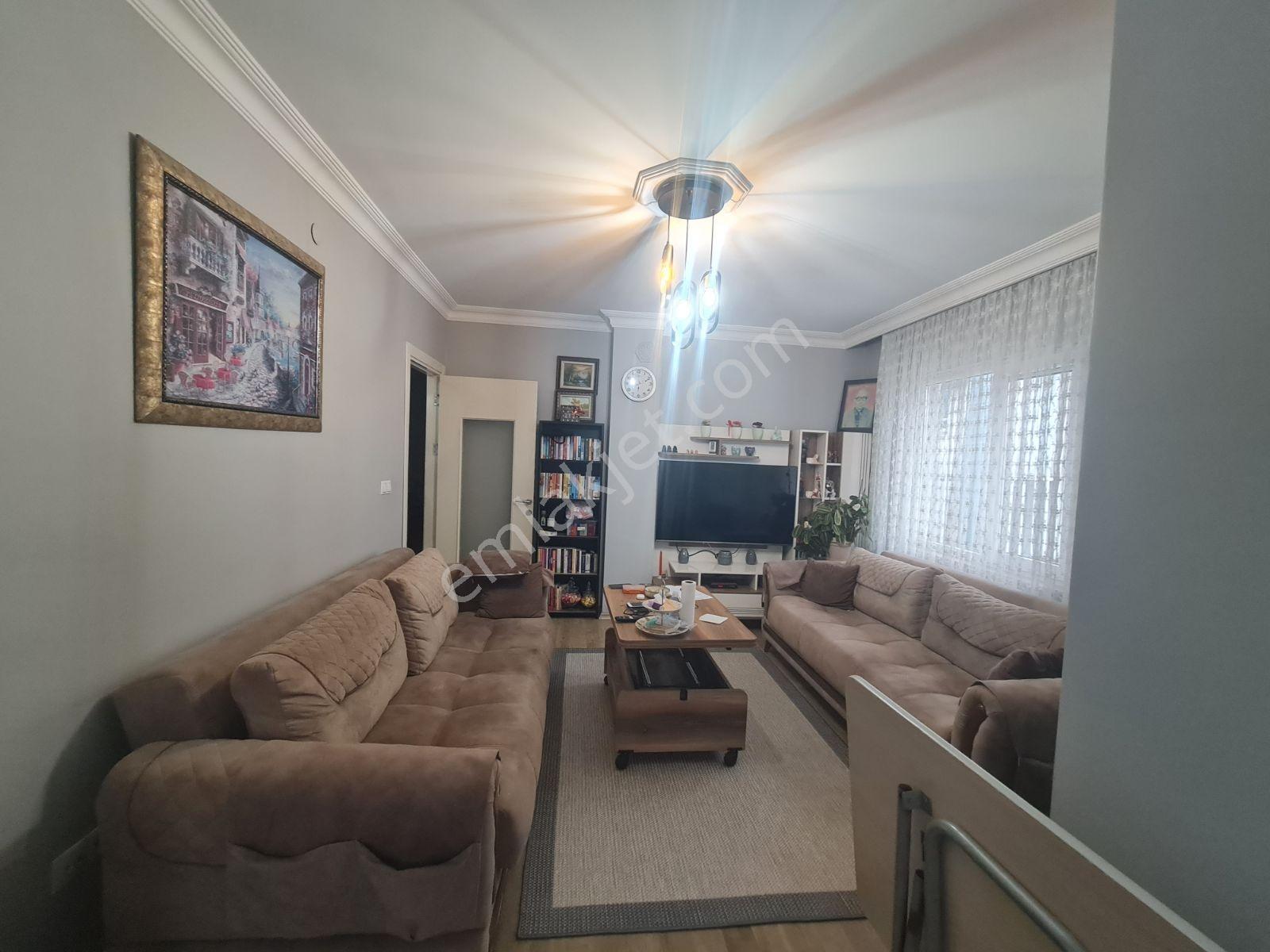 Sarıgazi Merkezde Satılık Çatı Dubleks — fotoğraf 2