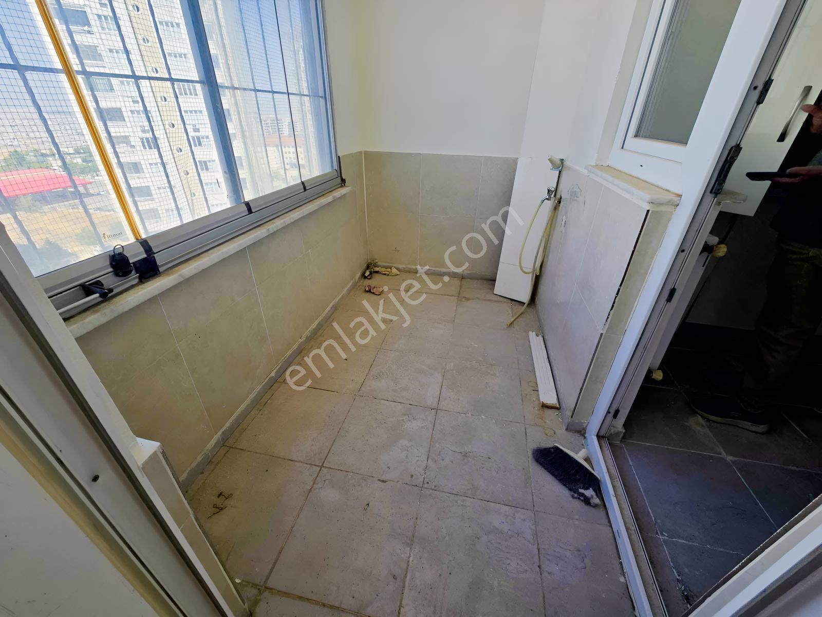 Emlak Diyarından Akkent Millet Camii Yanında Ara Kat 2+1 Daire — fotoğraf 16