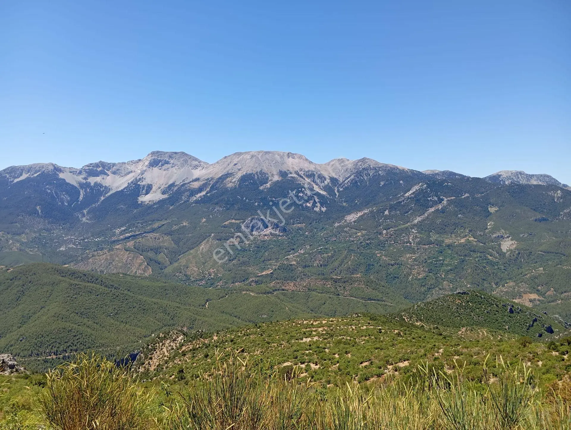 Gündoğmuş Kayabükü'nde Doğa Manzaralı 5817 M² Satılık Tarla