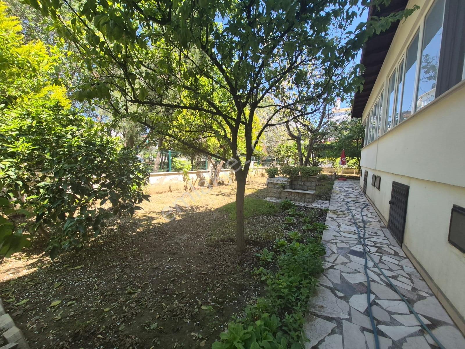 Turyap'tan Güre 10 Yaşında Denize Yakın Geniş Bahçeli 3+1 Villa — fotoğraf 2