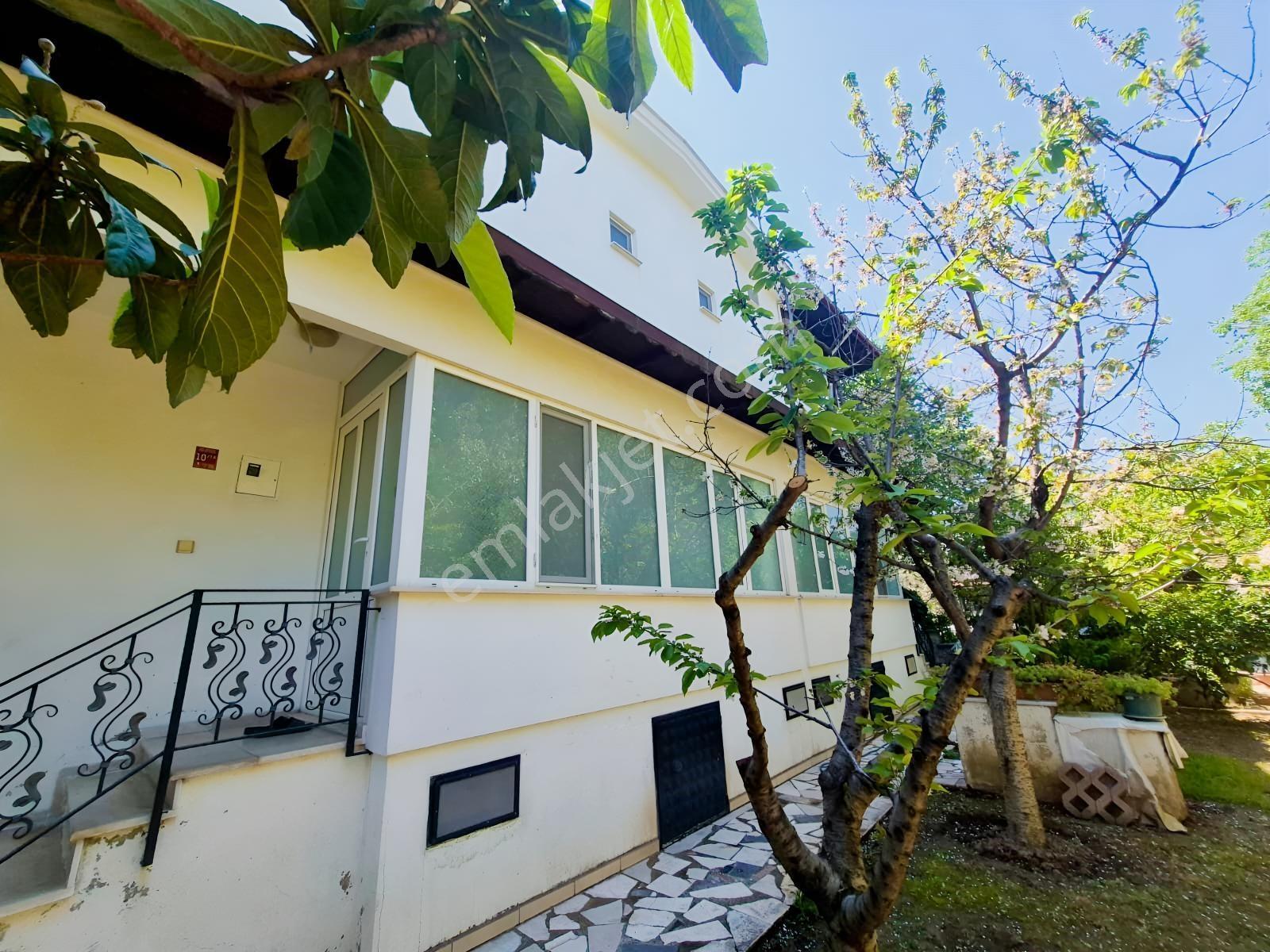 Turyap'tan Güre 10 Yaşında Denize Yakın Geniş Bahçeli 3+1 Villa — fotoğraf 4
