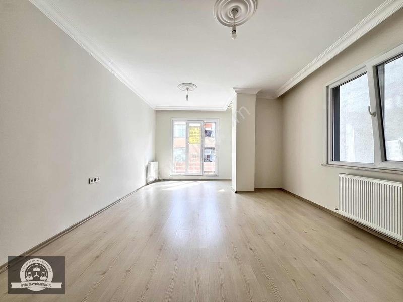 Eyüp Sultan'da Diş Hastanesine Yakın 3+1 Arakat Daire — fotoğraf 2