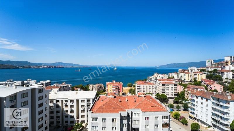 C21 Cius; Yıldırım Sitesi'Nde Deniz Manzaralı Eşyalı 3+1 Ara Kat