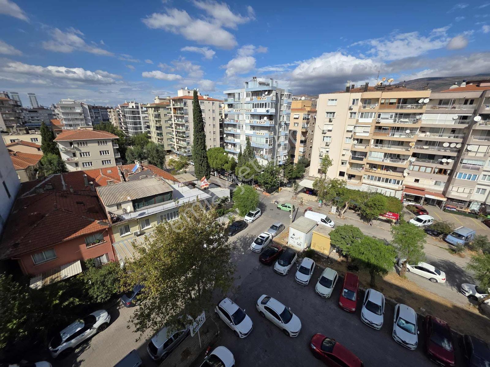 Bornova Gediz Caddesi'nde Ara Kat Önü Açık 3+1 Asansörlü Daire — fotoğraf 7