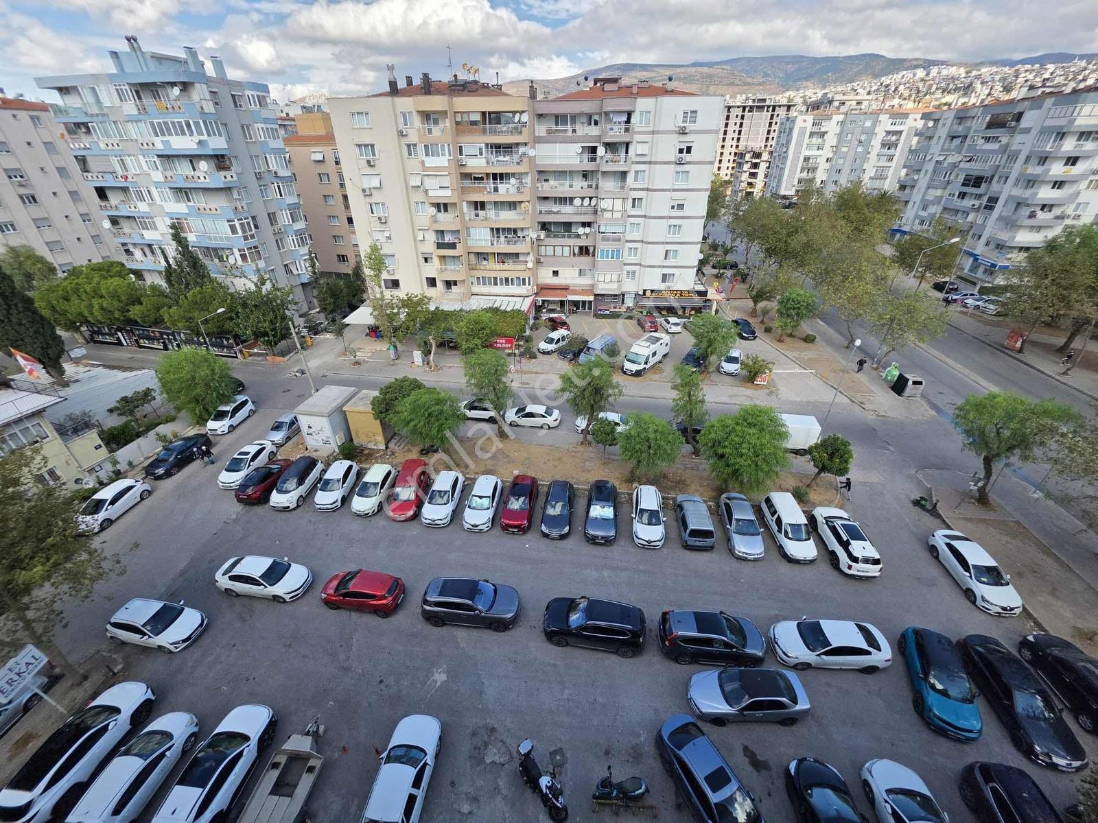 Bornova Gediz Caddesi'nde Ara Kat Önü Açık 3+1 Asansörlü Daire — fotoğraf 16