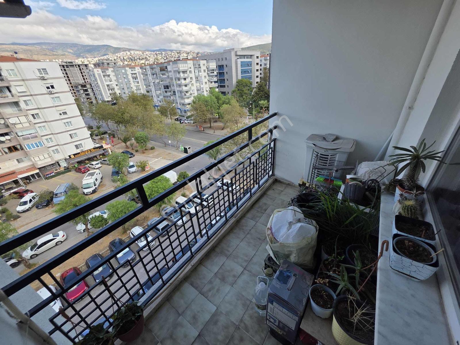 Bornova Gediz Caddesi'nde Ara Kat Önü Açık 3+1 Asansörlü Daire — fotoğraf 22