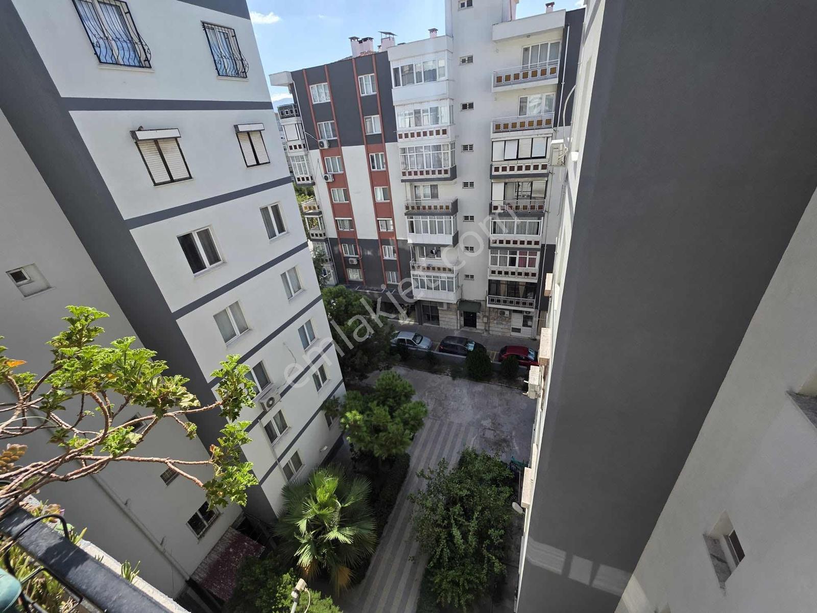 Bornova Gediz Caddesi'nde Ara Kat Önü Açık 3+1 Asansörlü Daire — fotoğraf 28