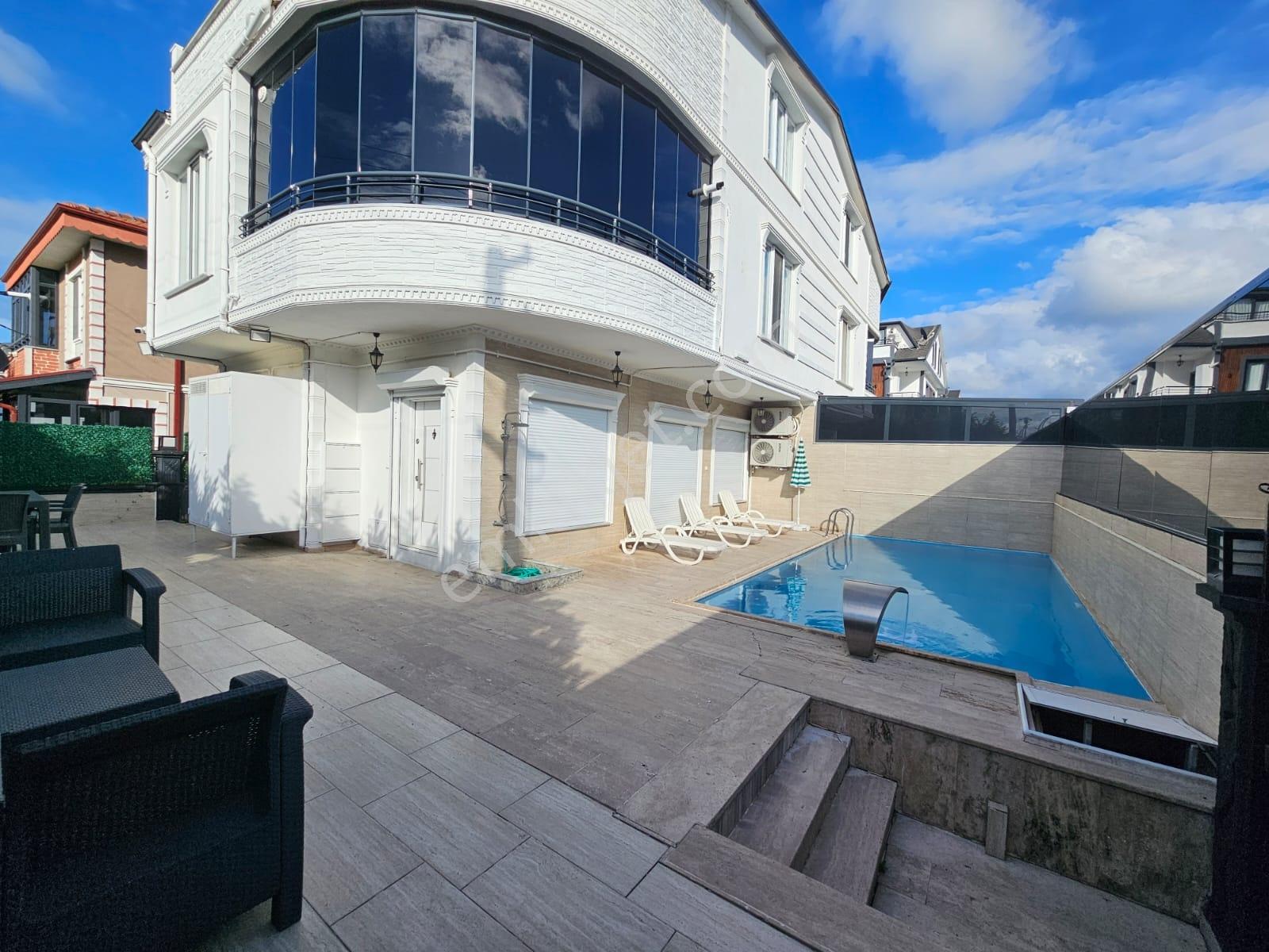 Deniz'den 4+1 Köşe Parsel, Havuzlu, Eşyalı Villa-tanıtım Videolu — fotoğraf 2