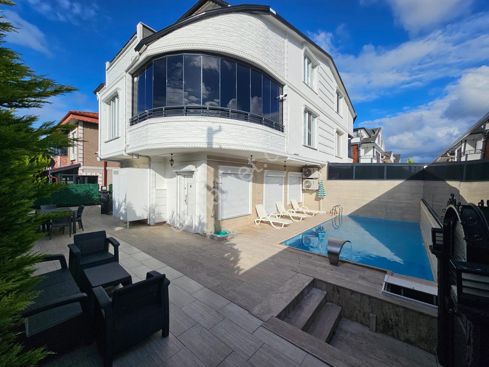 Deniz'den 4+1 Köşe Parsel, Havuzlu, Eşyalı Villa-tanıtım Videolu — fotoğraf 4