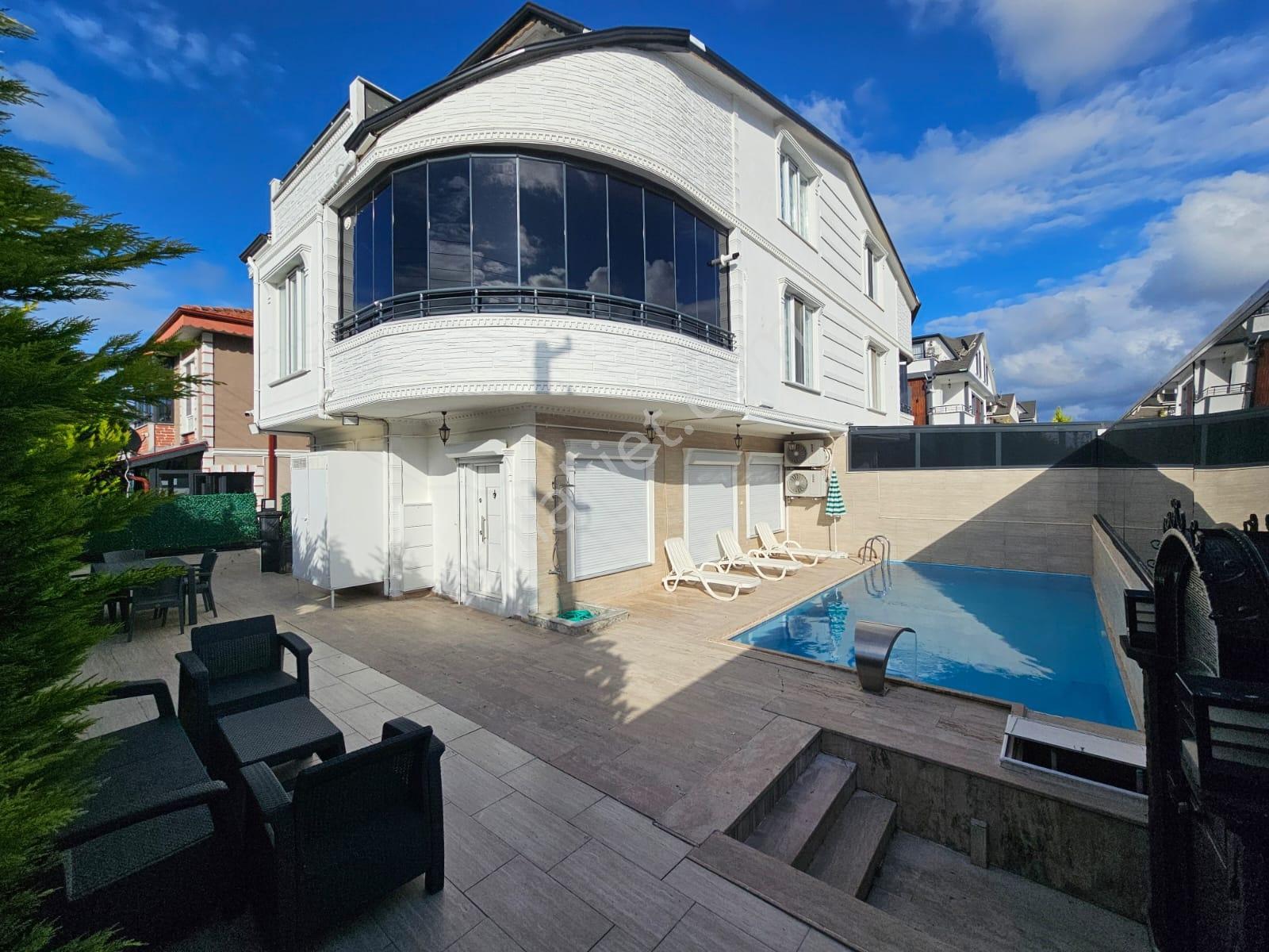 Deniz'den 4+1 Köşe Parsel, Havuzlu, Eşyalı Villa-tanıtım Videolu — fotoğraf 12