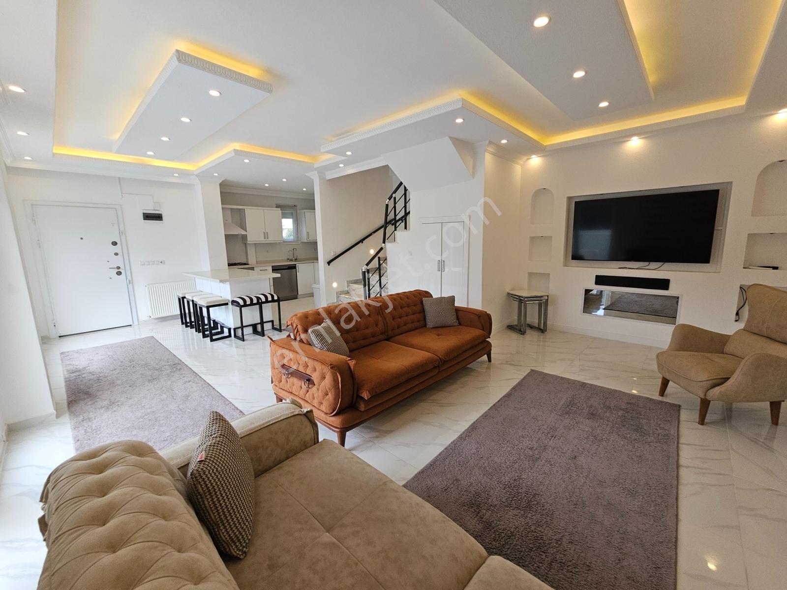 Deniz'den 4+1 Köşe Parsel, Havuzlu, Eşyalı Villa-tanıtım Videolu — fotoğraf 13
