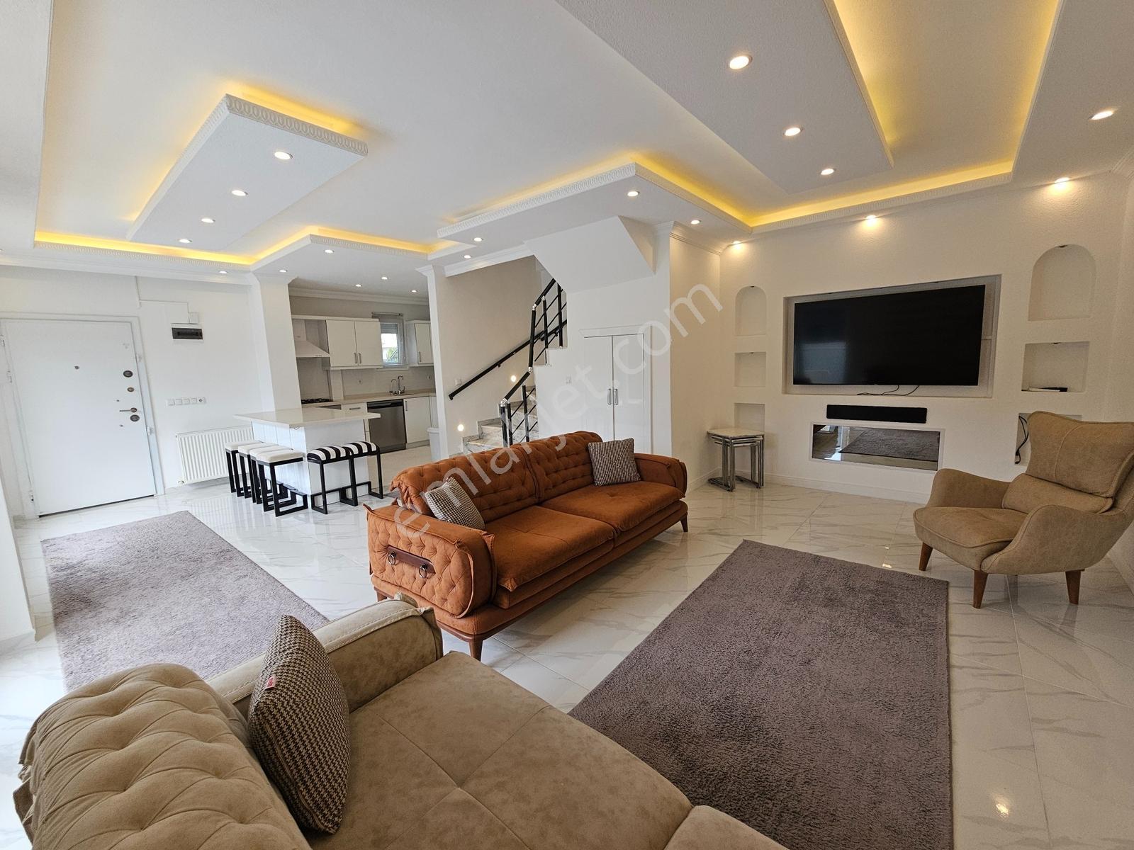 Deniz'den 4+1 Köşe Parsel, Havuzlu, Eşyalı Villa-tanıtım Videolu — fotoğraf 14