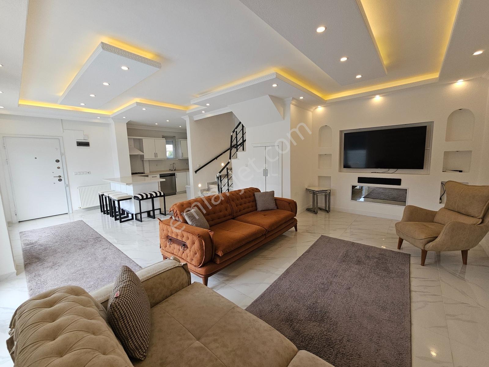 Deniz'den 4+1 Köşe Parsel, Havuzlu, Eşyalı Villa-tanıtım Videolu — fotoğraf 15