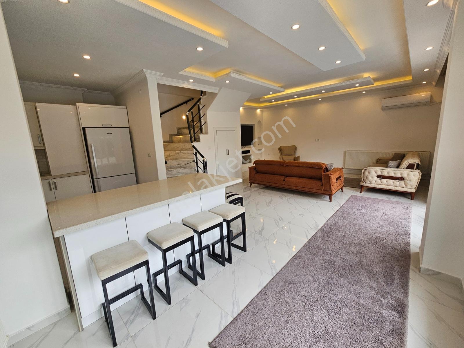 Deniz'den 4+1 Köşe Parsel, Havuzlu, Eşyalı Villa-tanıtım Videolu — fotoğraf 16