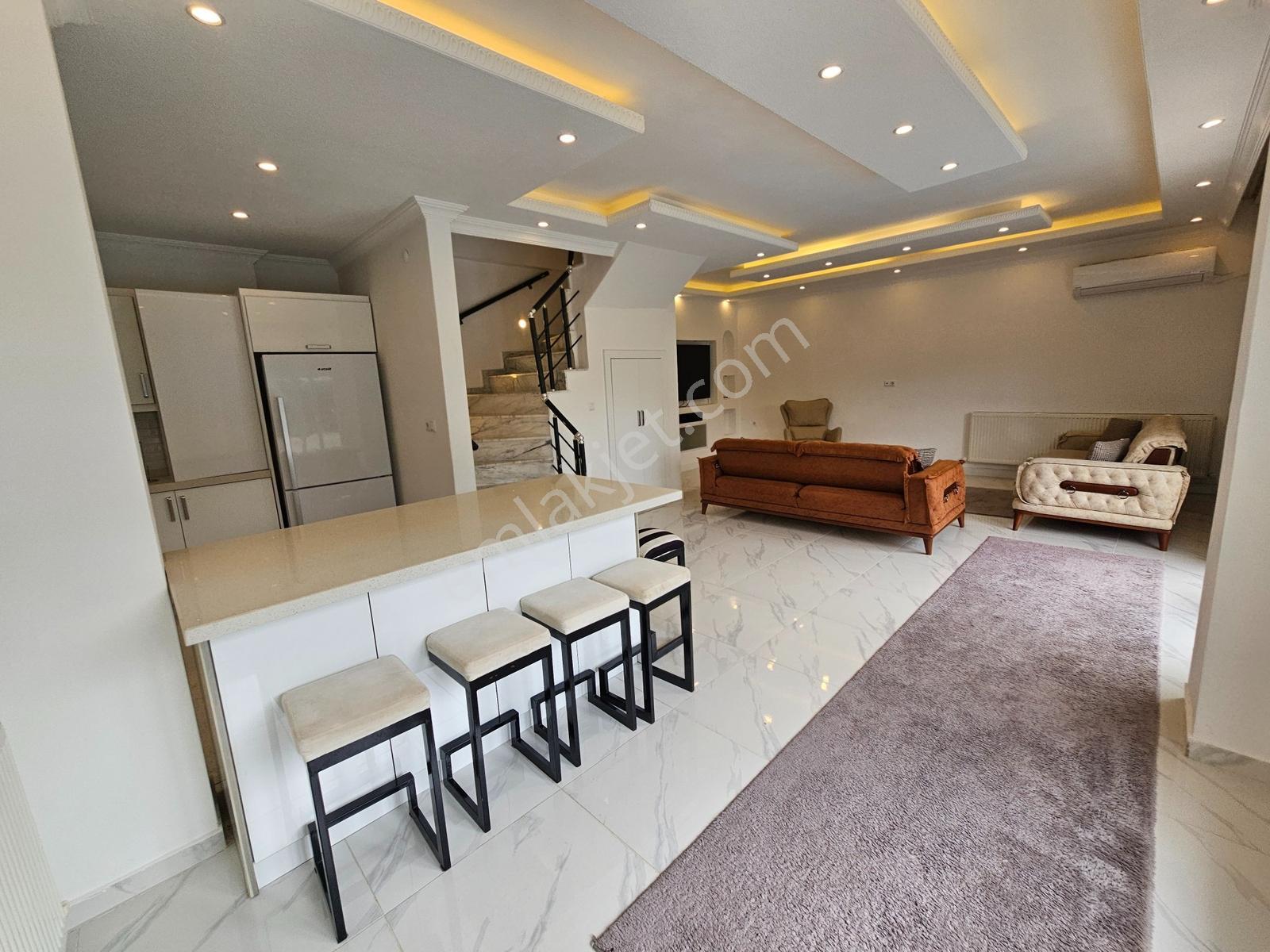 Deniz'den 4+1 Köşe Parsel, Havuzlu, Eşyalı Villa-tanıtım Videolu — fotoğraf 18