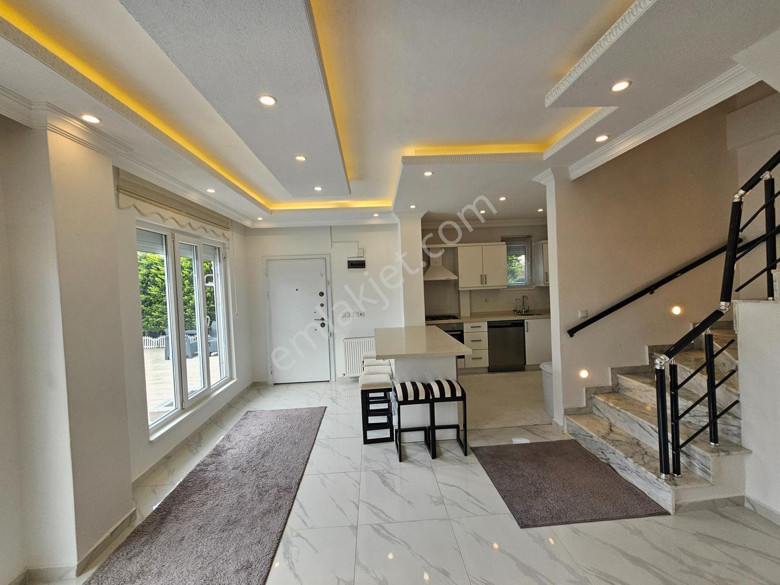 Deniz'den 4+1 Köşe Parsel, Havuzlu, Eşyalı Villa-tanıtım Videolu — fotoğraf 20