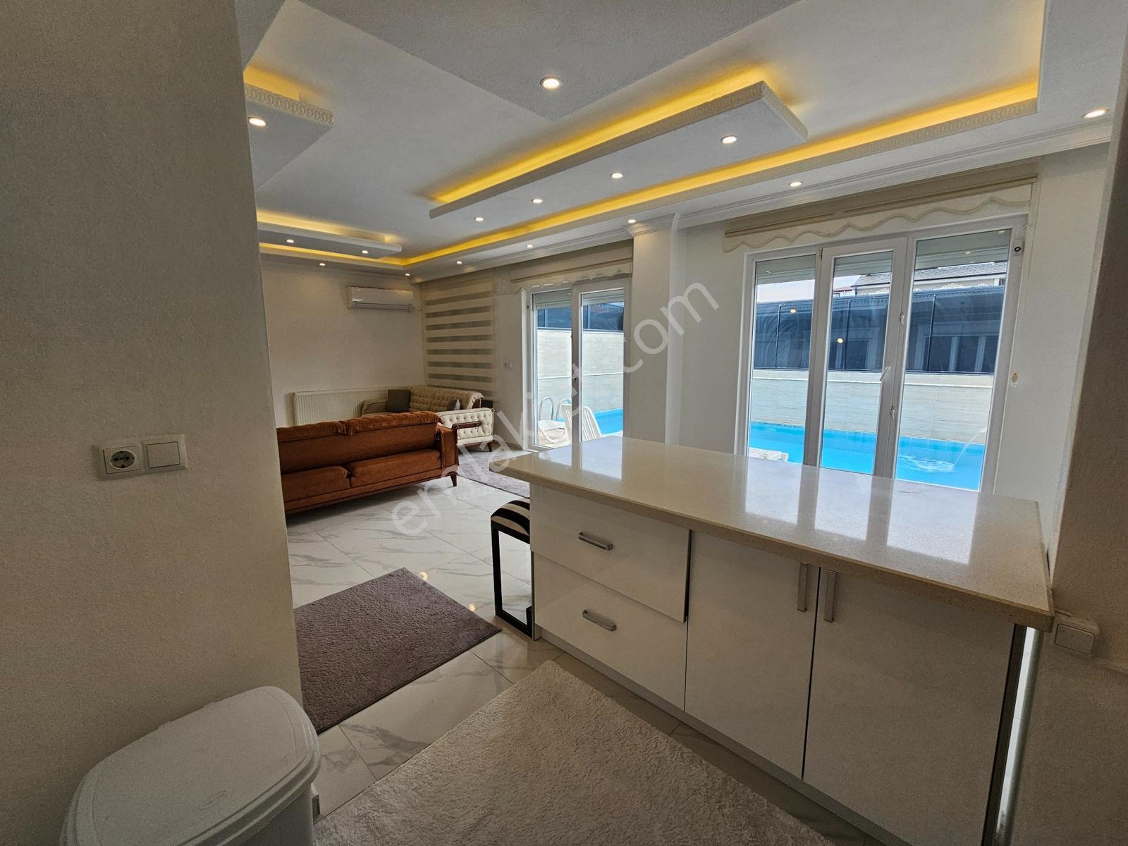 Deniz'den 4+1 Köşe Parsel, Havuzlu, Eşyalı Villa-tanıtım Videolu — fotoğraf 26
