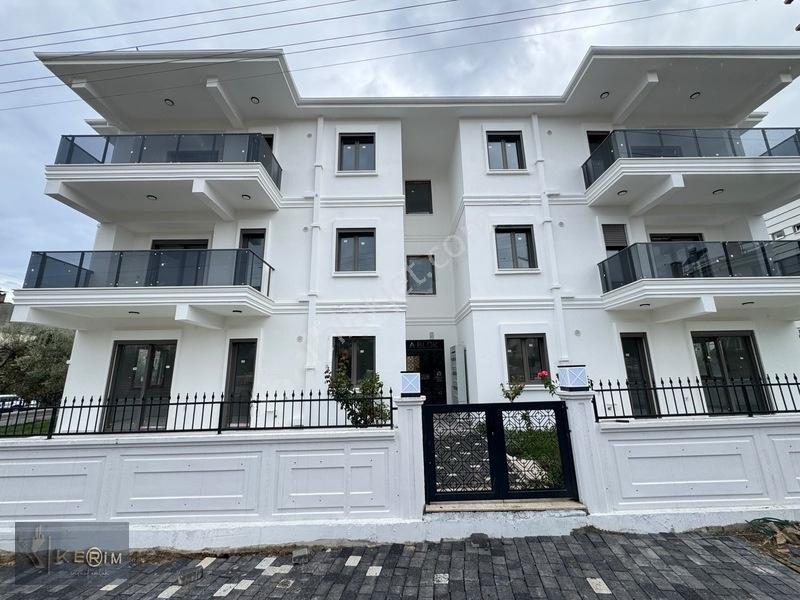 Kerim'Den Küçükkuyu Merkez'De Bahçe Katı 2+1 Satılık Daire