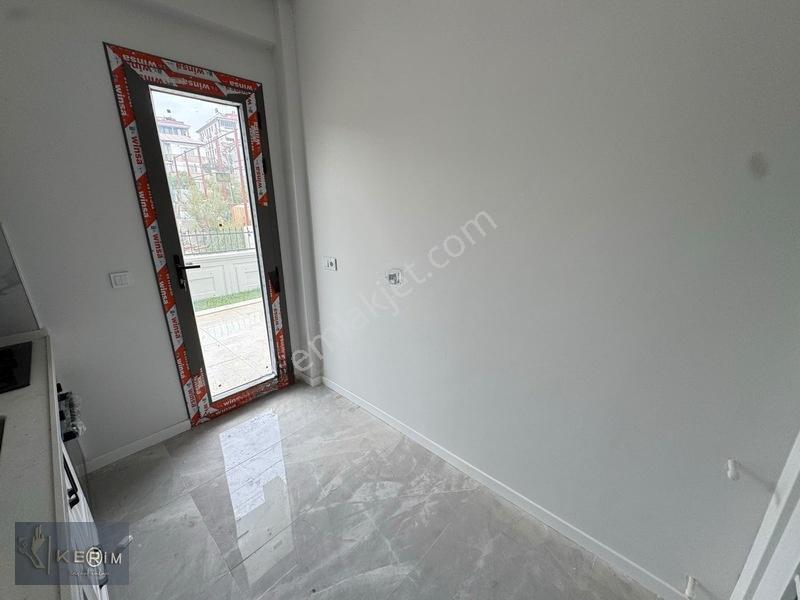 Kerim'den Küçükkuyu Merkez'de Bahçe Katı 2+1 Satılık Daire — fotoğraf 9
