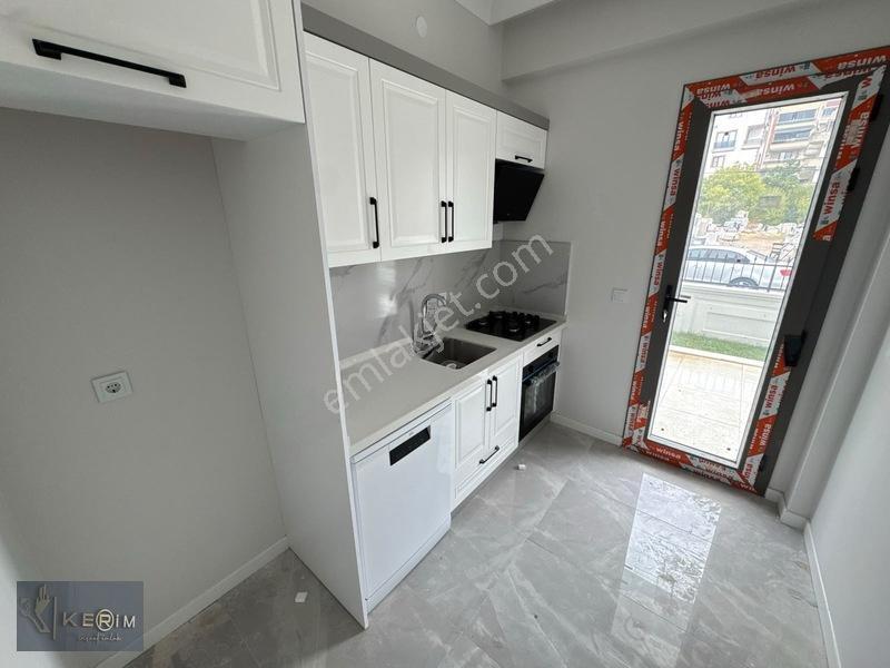 Kerim'den Küçükkuyu Merkez'de Bahçe Katı 2+1 Satılık Daire — fotoğraf 10