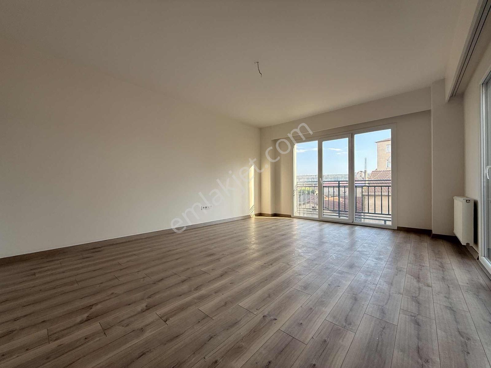 Focus Emlak'tan Pendik Çamçeşme Site İçersinde Satılık 2+1 Daire — fotoğraf 7