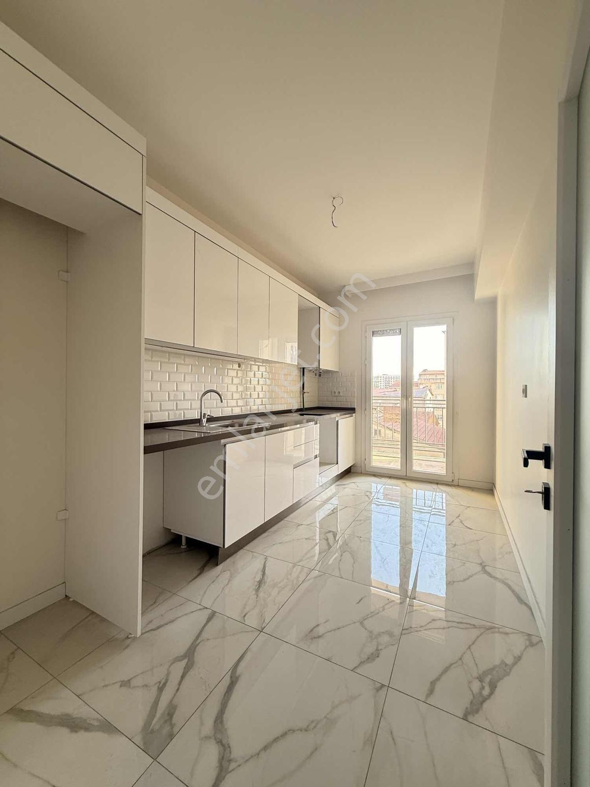 Focus Emlak'tan Pendik Çamçeşme Site İçersinde Satılık 2+1 Daire — fotoğraf 10