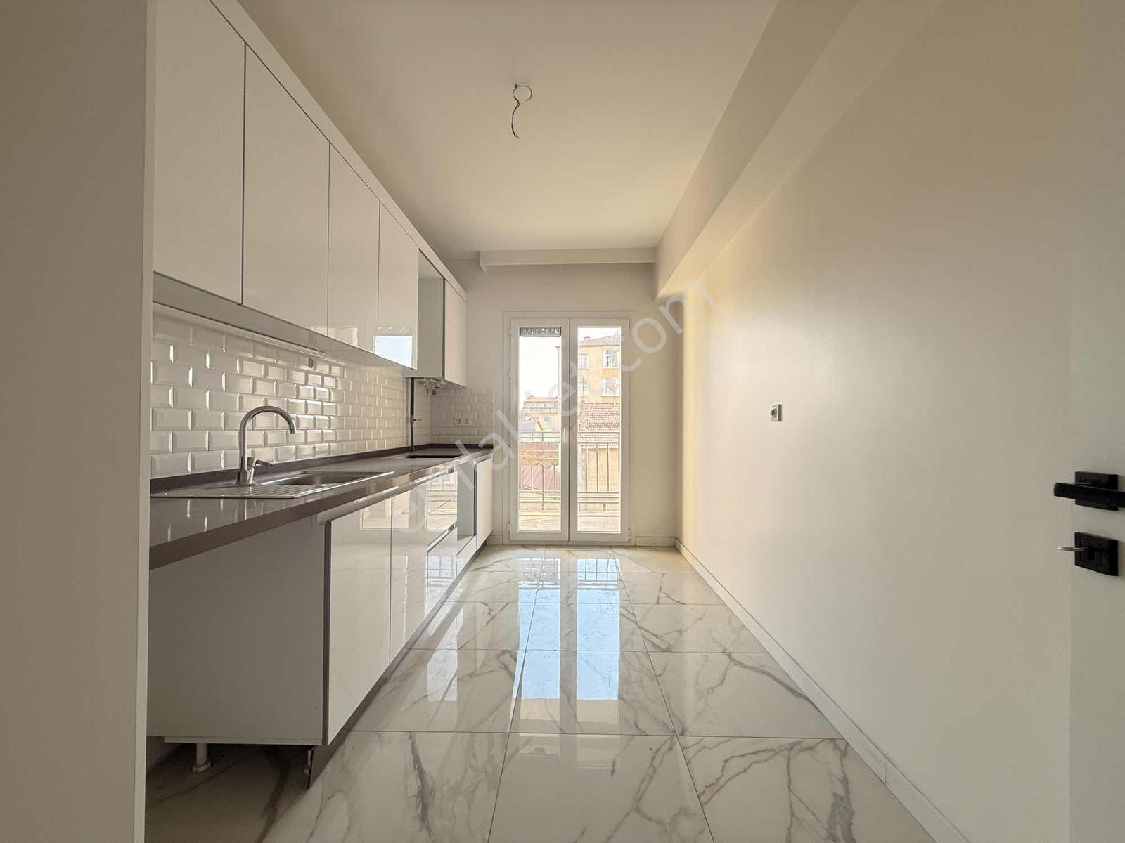 Focus Emlak'tan Pendik Çamçeşme Site İçersinde Satılık 2+1 Daire — fotoğraf 11