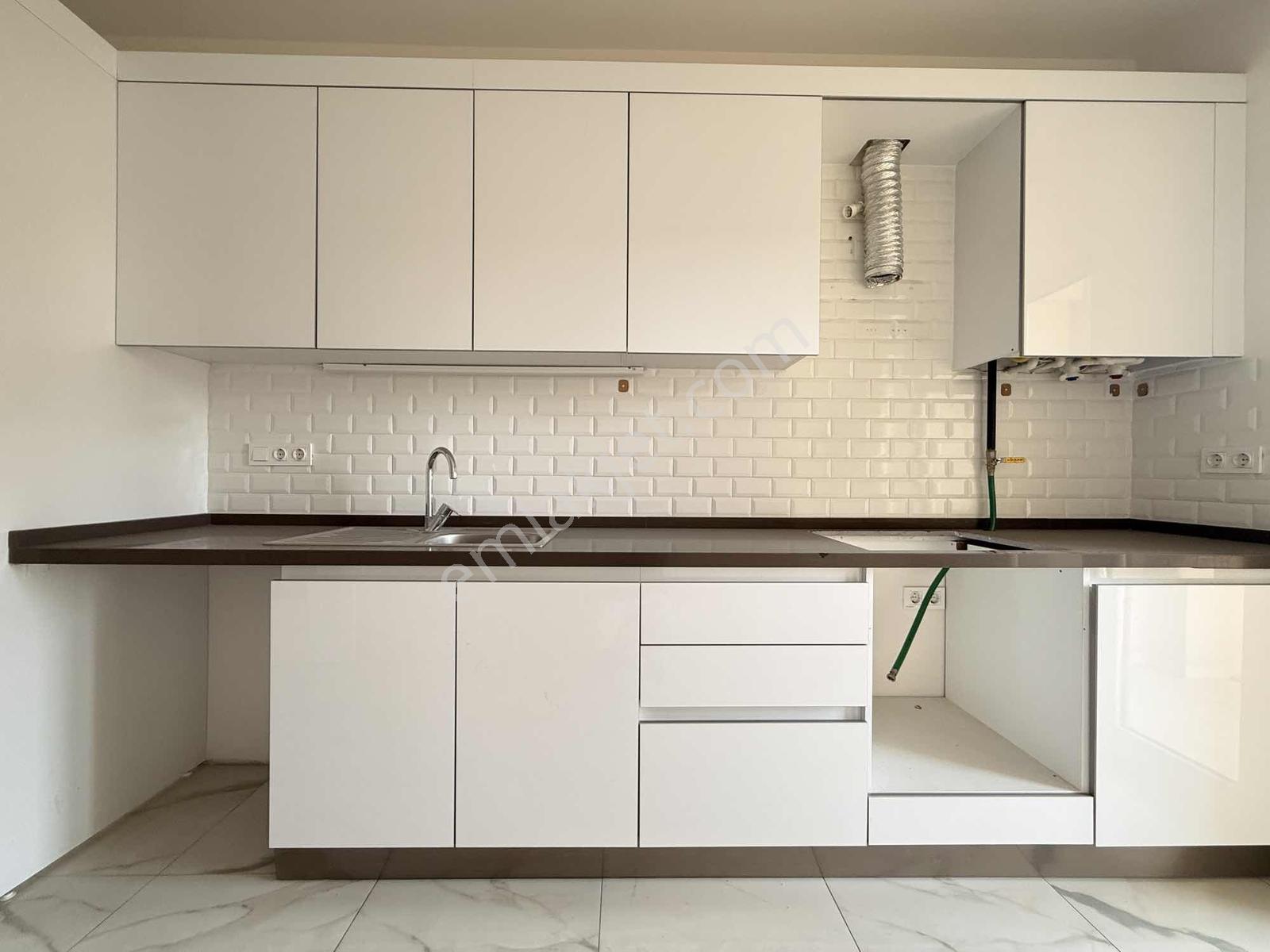 Focus Emlak'tan Pendik Çamçeşme Site İçersinde Satılık 2+1 Daire — fotoğraf 12
