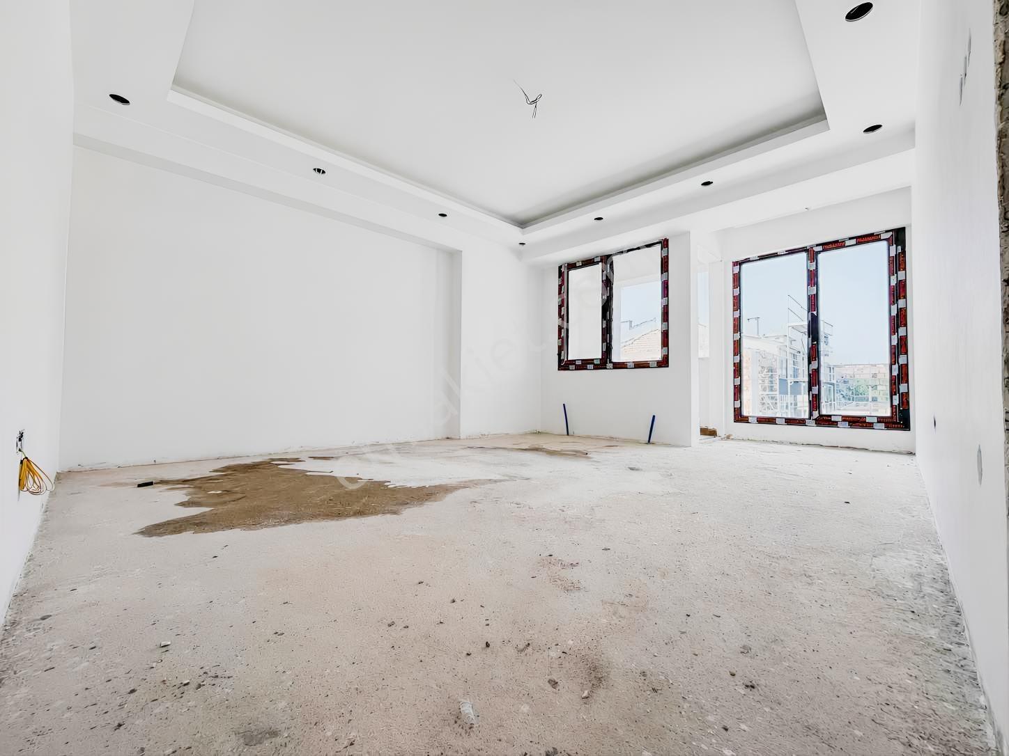 Çamlık Ulubatlı Yakın Panjurlu,Köşe Bina,2+1,75M2,Fırsat Daire