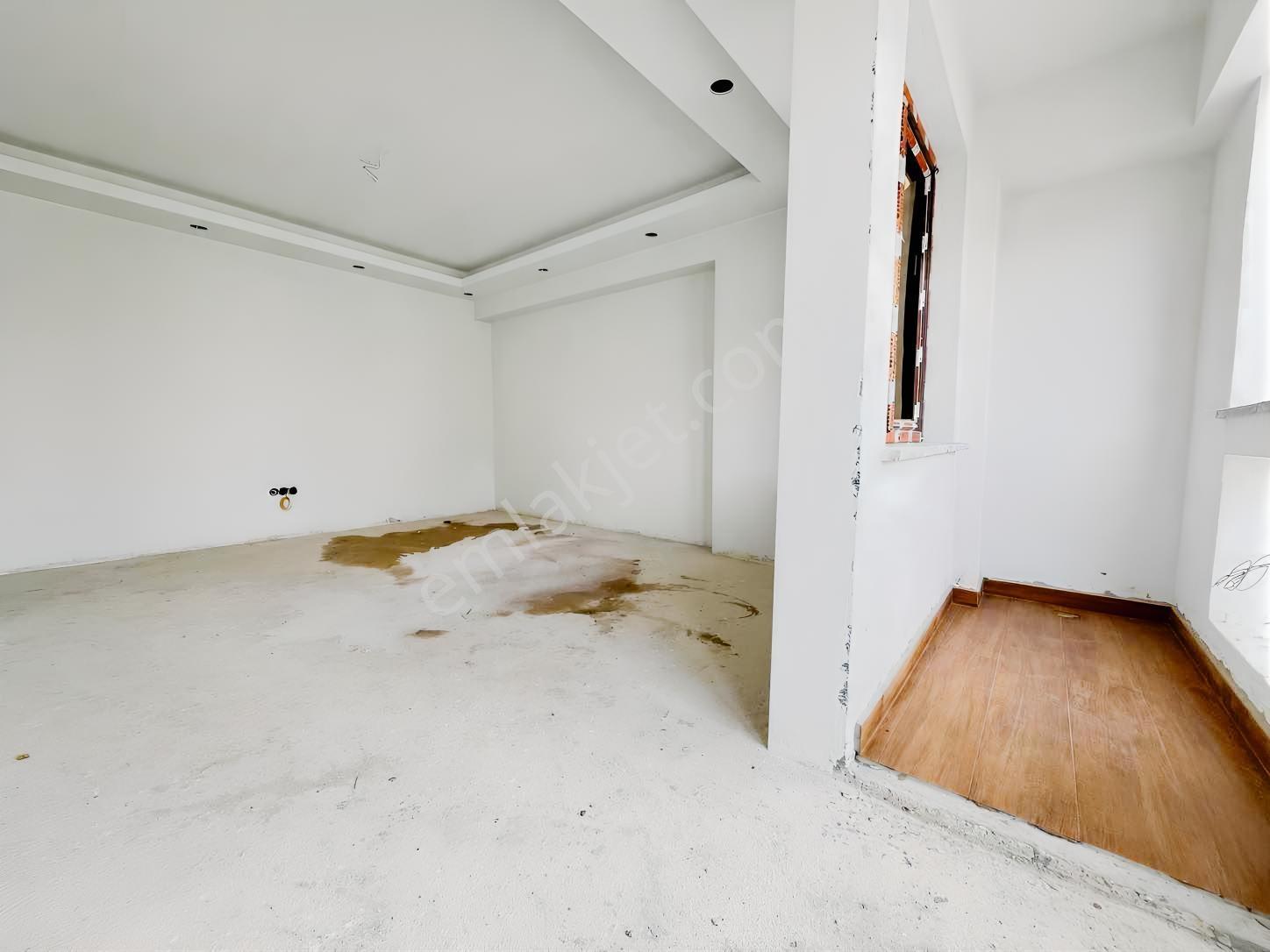 Çamlık Ulubatlı Yakın Panjurlu,köşe Bina,2+1,75m2,fırsat Daire — fotoğraf 4