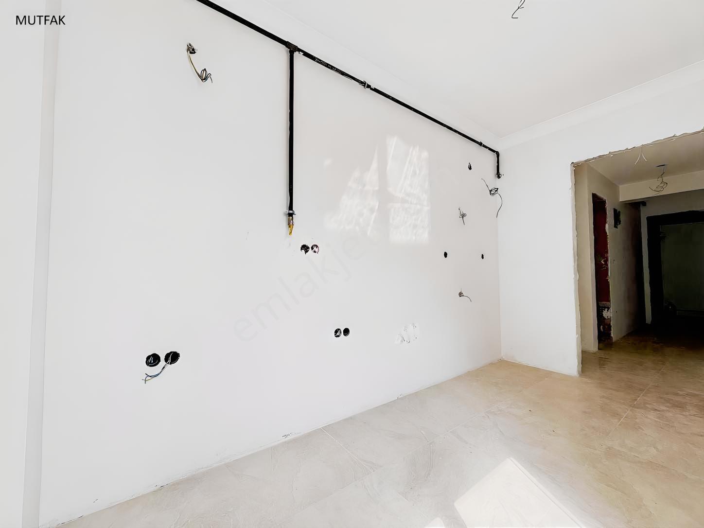 Çamlık Ulubatlı Yakın Panjurlu,köşe Bina,2+1,75m2,fırsat Daire — fotoğraf 6