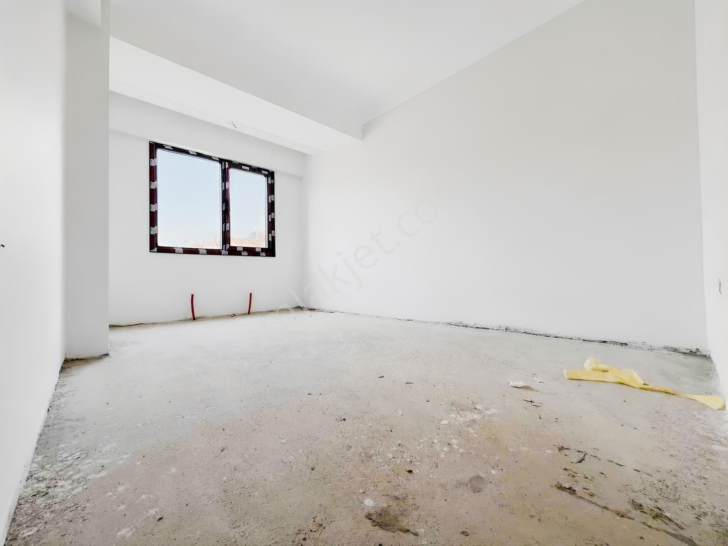 Çamlık Ulubatlı Yakın Panjurlu,köşe Bina,2+1,75m2,fırsat Daire — fotoğraf 8