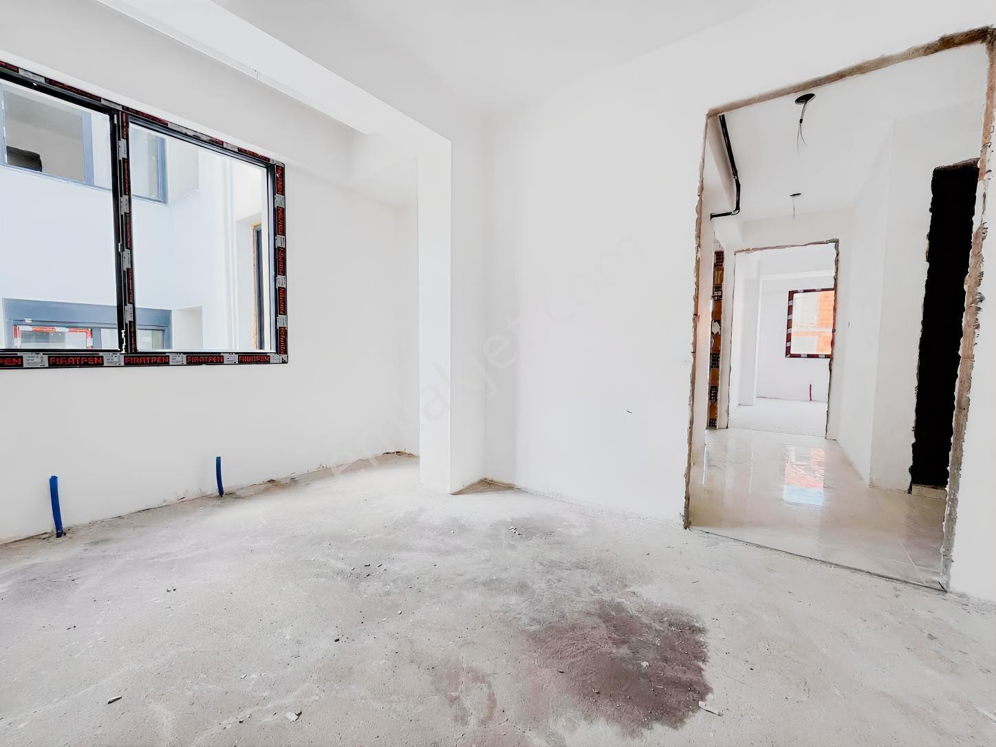 Çamlık Ulubatlı Yakın Panjurlu,köşe Bina,2+1,75m2,fırsat Daire — fotoğraf 14