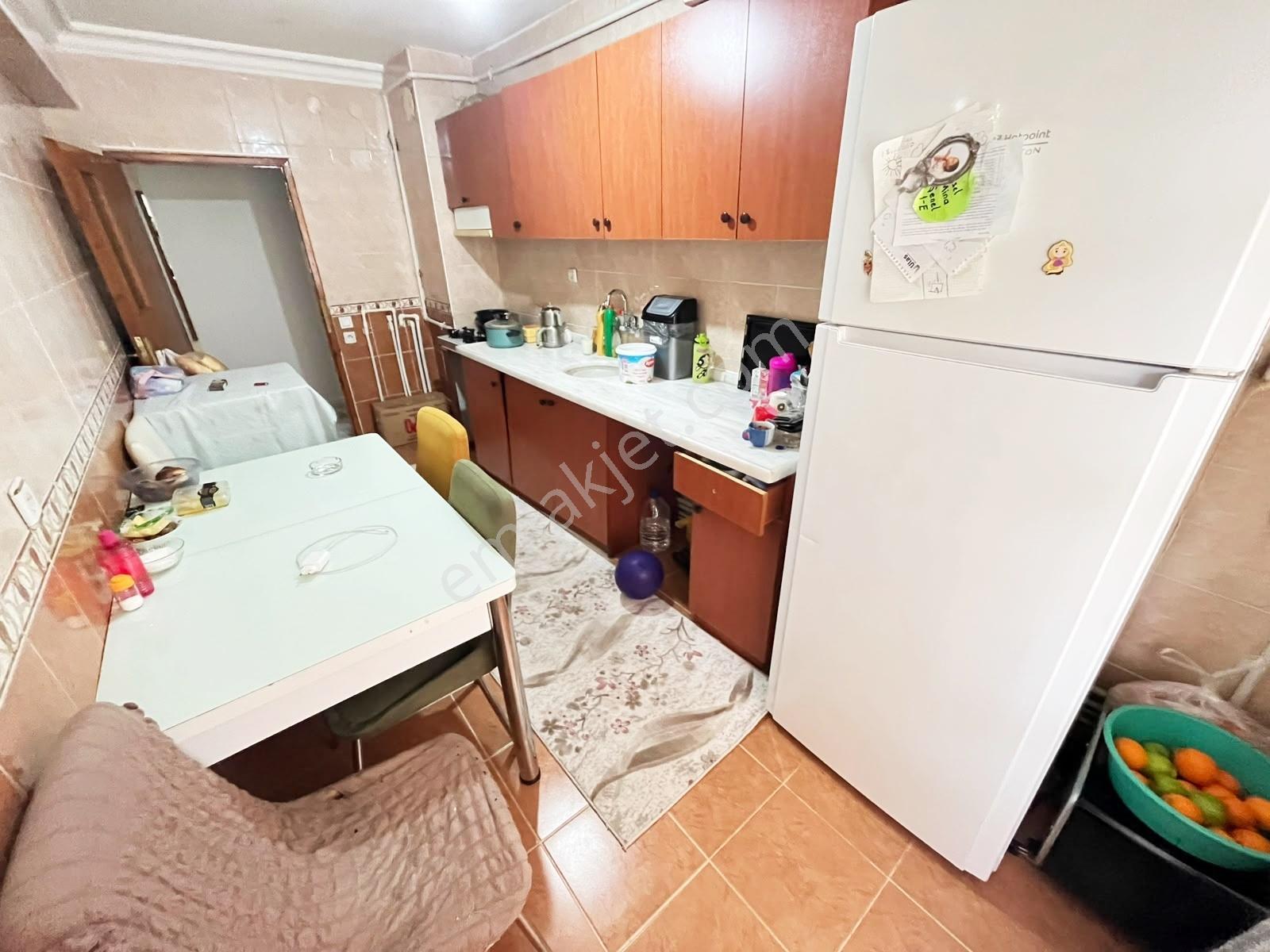 Selim Caddesi Üzerinde Ara Katta 3+1 Kök Tapu Fırsat Daire — fotoğraf 8