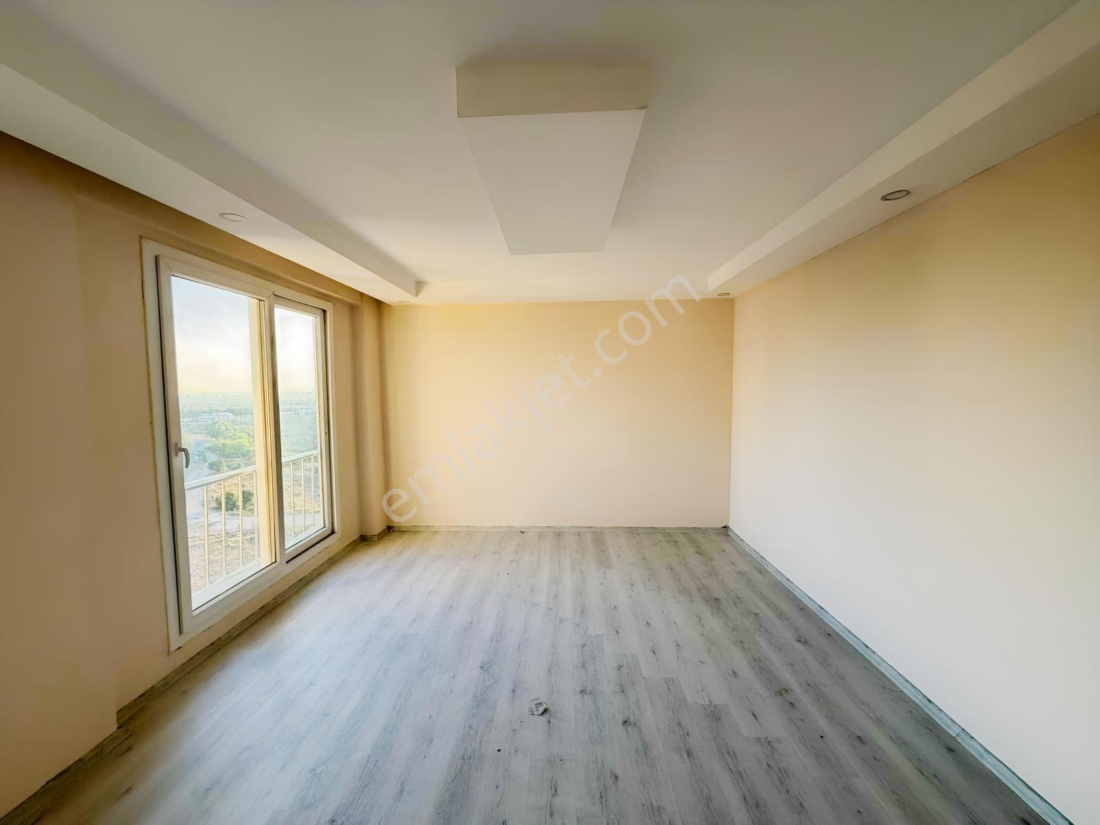 Çarkıpare'de Emınevım'e Uygun 3 + 1 Kombili Satlık Daire — fotoğraf 2
