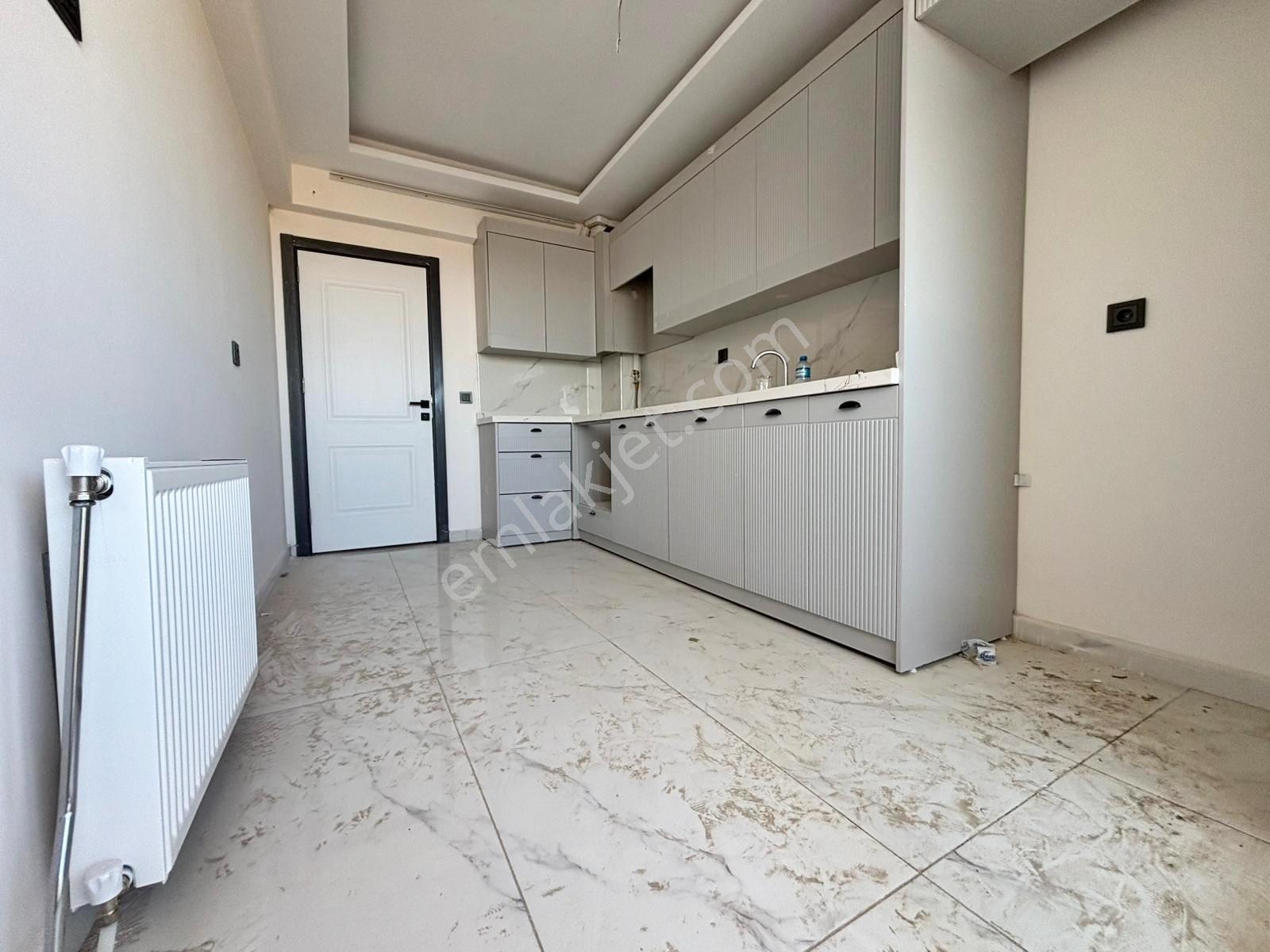 Yuvam'dan Ayın Fırsatı Site İcerisinde Acill Satılık 2+1 Daire — fotoğraf 2