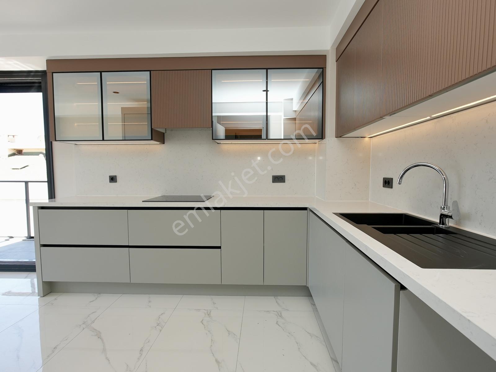 Takev Koleji Yanı | Deniz Manzaralı | Sıfır 4+1 Dubleks | 220 M2 — fotoğraf 4