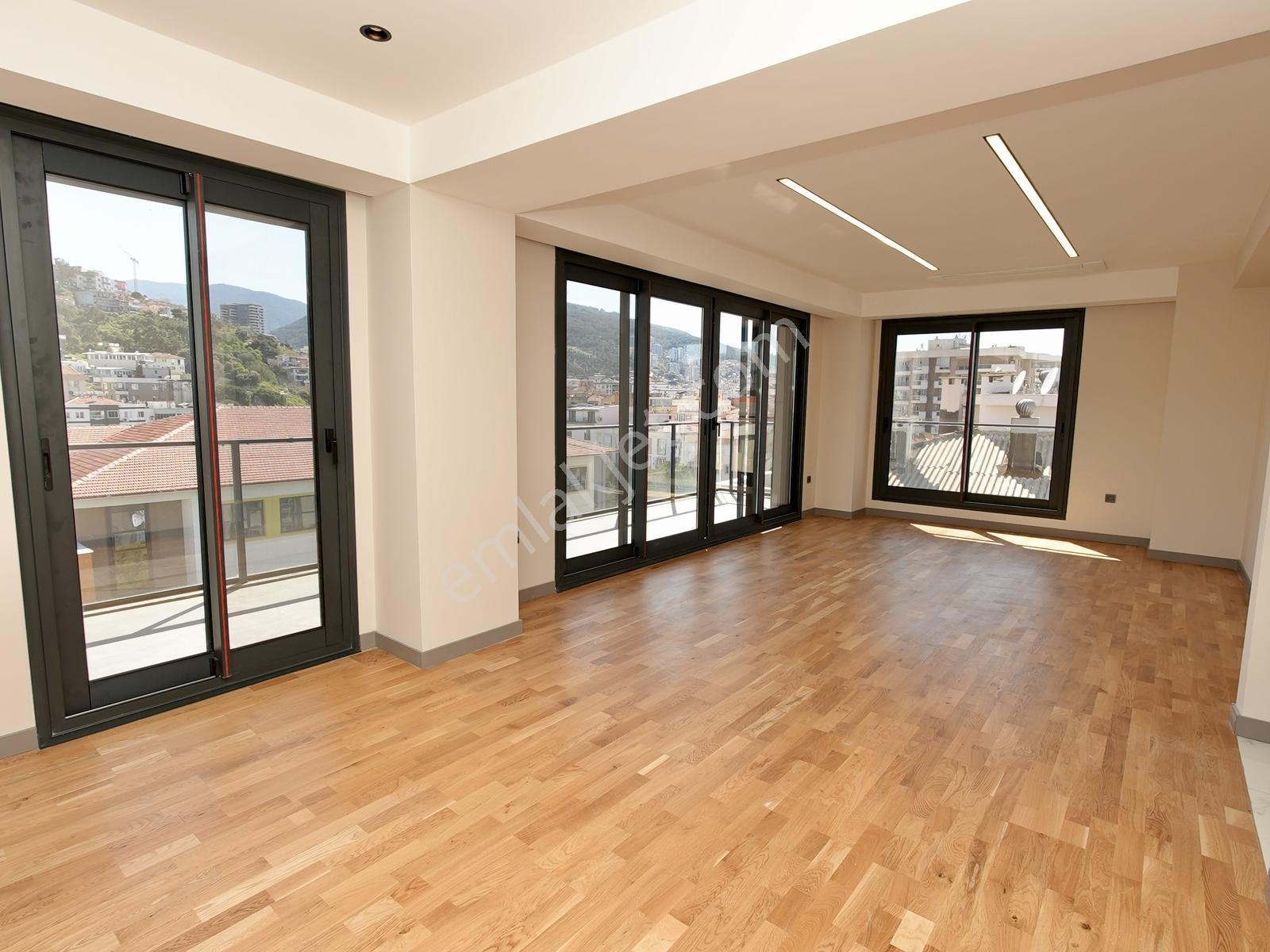 Takev Koleji Yanı | Deniz Manzaralı | Sıfır 4+1 Dubleks | 220 M2 — fotoğraf 9